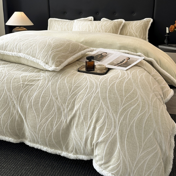 91家纺网 家纺一手货源 找家纺 金阳光家纺 2025新款A类雕花绒兔毛包边牛奶绒四件套 乐枝-浅绿