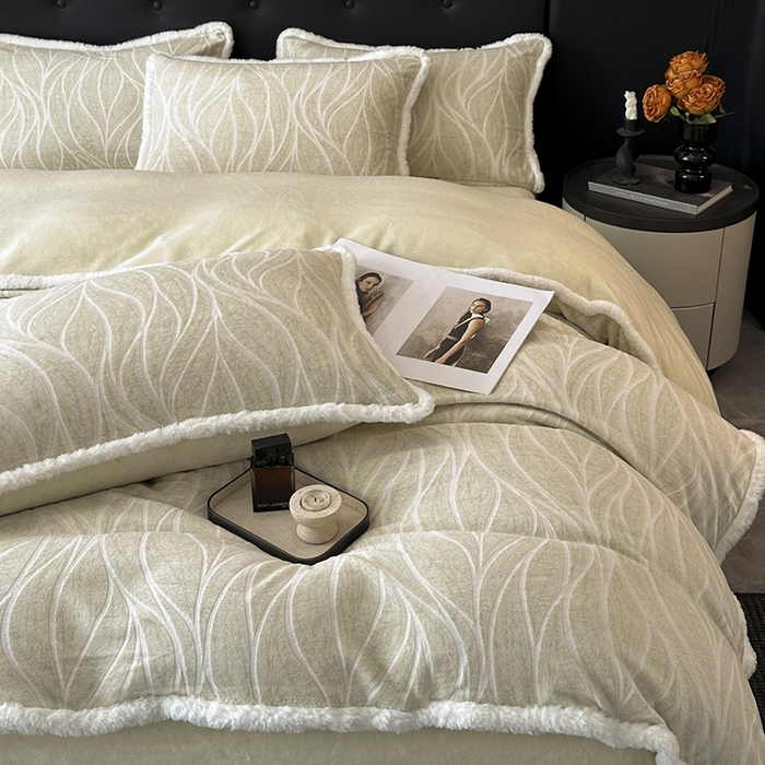 91家纺网 家纺一手货源 找家纺 金阳光家纺 2025新款A类雕花绒兔毛包边牛奶绒四件套 乐枝-浅绿