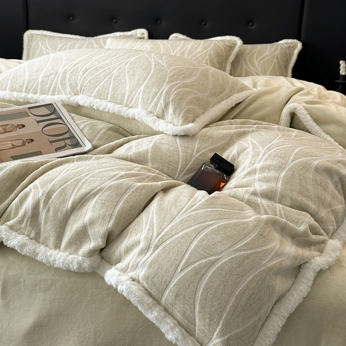 91家纺网 家纺一手货源 找家纺 金阳光家纺 2025新款A类雕花绒兔毛包边牛奶绒四件套 乐枝-浅绿