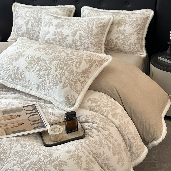 91家纺网 家纺一手货源 找家纺 （总）金阳光家纺 2025新款A类雕花绒兔毛包边牛奶绒四件套