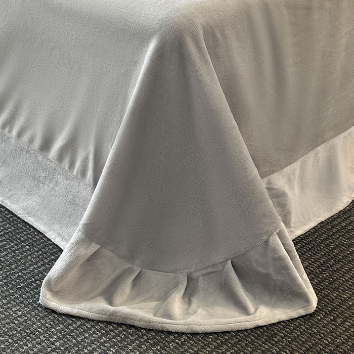 91家纺网 家纺一手货源 找家纺 金阳光家纺 2025新款A类雕花绒兔毛包边牛奶绒四件套 梦幻森林-灰色