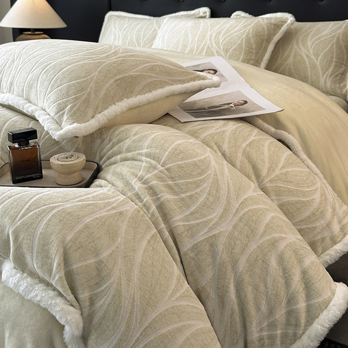 91家纺网 家纺一手货源 找家纺 金阳光家纺 2025新款A类雕花绒兔毛包边牛奶绒四件套 乐枝-浅绿