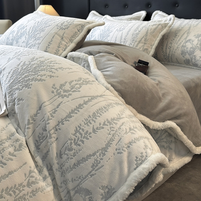 金阳光家纺 2025新款A类雕花绒兔毛包边牛奶绒四件套 樱花草-蓝灰