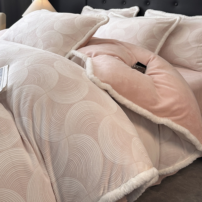 金阳光家纺 2025新款A类雕花绒兔毛包边牛奶绒四件套 交响乐-粉色