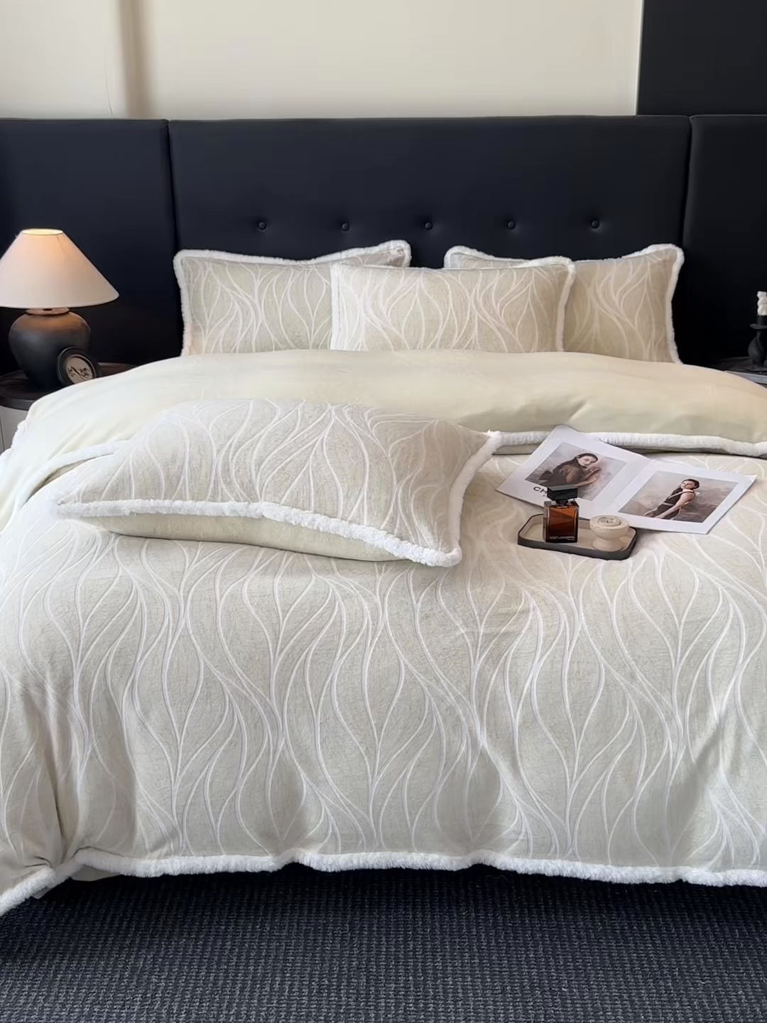 91家纺网 家纺一手货源 找家纺 金阳光家纺 2025新款A类雕花绒兔毛包边牛奶绒四件套 乐枝-浅绿