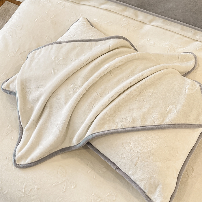 91家纺网 家纺一手货源 找家纺 （总）金阳光家纺 2025新款A类立体雕花蝴蝶结包边款牛奶绒四件套-舞蝶系列