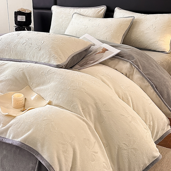 91家纺网 家纺一手货源 找家纺 （总）金阳光家纺 2025新款A类立体雕花蝴蝶结包边款牛奶绒四件套-舞蝶系列