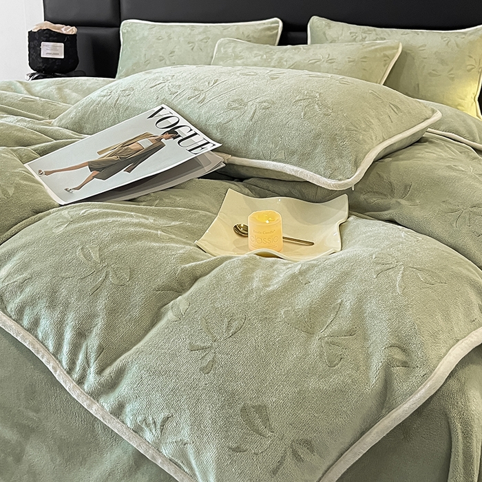 91家纺网 家纺一手货源 找家纺 金阳光家纺 2025新款A类立体雕花蝴蝶结包边款牛奶绒四件套-舞蝶系列 舞蝶-蝶绿