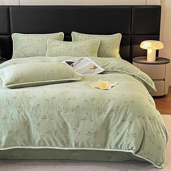 91家纺网 家纺一手货源 找家纺 金阳光家纺 2025新款A类立体雕花蝴蝶结包边款牛奶绒四件套-舞蝶系列 舞蝶-蝶绿