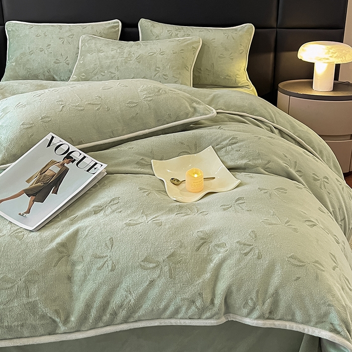 91家纺网 家纺一手货源 找家纺 金阳光家纺 2025新款A类立体雕花蝴蝶结包边款牛奶绒四件套-舞蝶系列 舞蝶-蝶绿
