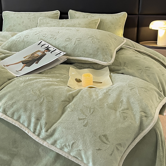 91家纺网 家纺一手货源 找家纺 金阳光家纺 2025新款A类立体雕花蝴蝶结包边款牛奶绒四件套-舞蝶系列 舞蝶-蝶绿