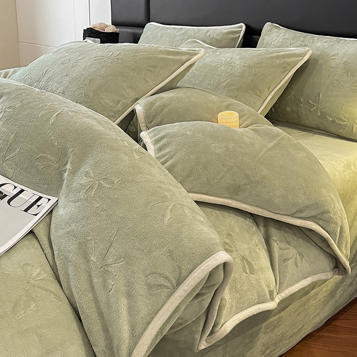 91家纺网 家纺一手货源 找家纺 金阳光家纺 2025新款A类立体雕花蝴蝶结包边款牛奶绒四件套-舞蝶系列 舞蝶-蝶绿