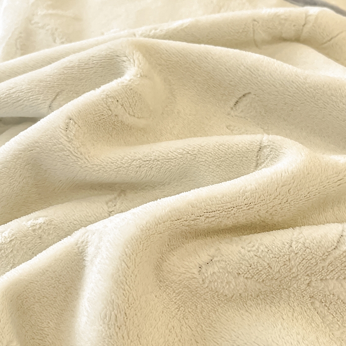 91家纺网 家纺一手货源 找家纺 金阳光家纺 2025新款A类立体雕花蝴蝶结包边款牛奶绒四件套-舞蝶系列 舞蝶-蝶白