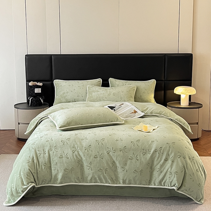 91家纺网 家纺一手货源 找家纺 金阳光家纺 2025新款A类立体雕花蝴蝶结包边款牛奶绒四件套-舞蝶系列 舞蝶-蝶绿