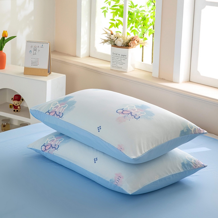 91家纺网 家纺一手货源 找家纺 亦帆枕芯 2025新款水洗棉四件套 幻彩小熊-蓝