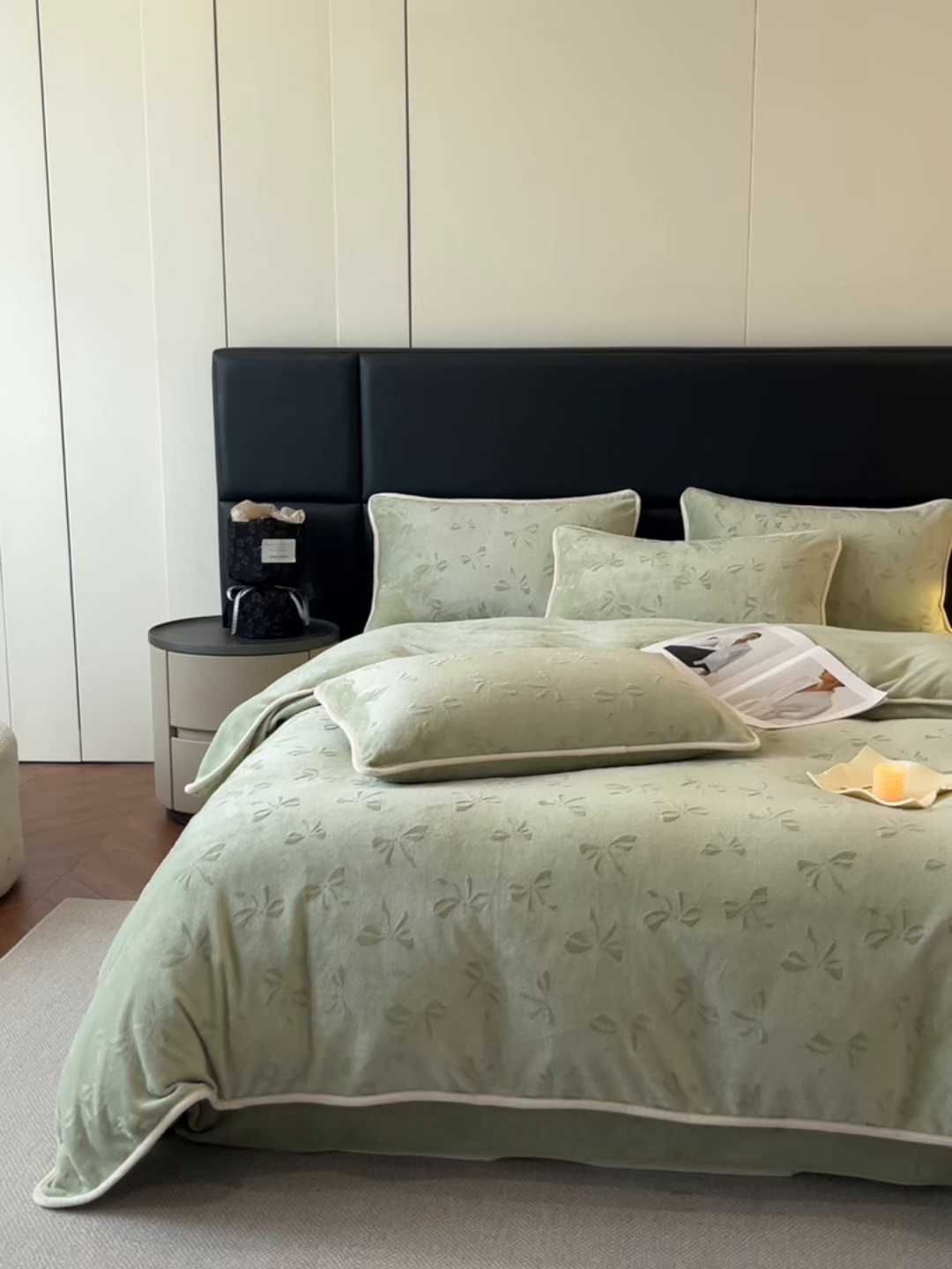 91家纺网 家纺一手货源 找家纺 金阳光家纺 2025新款A类立体雕花蝴蝶结包边款牛奶绒四件套-舞蝶系列 舞蝶-蝶绿