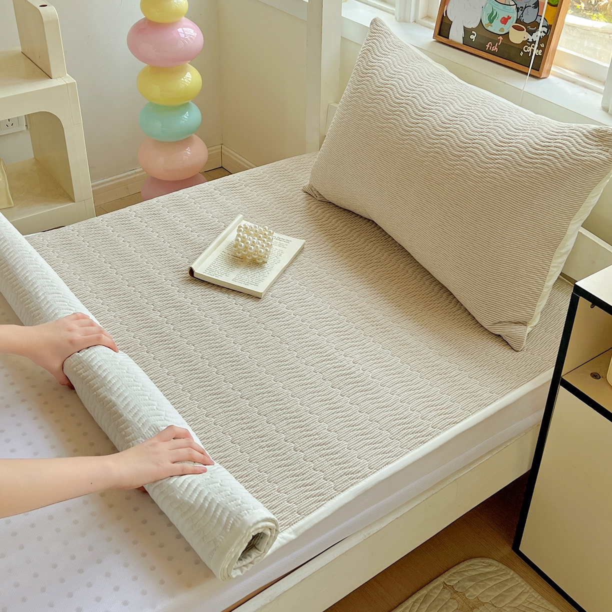 91家纺网 家纺一手货源 找家纺 （总）乐野家居 2025热款学生床全棉色织水洗棉夹棉多功能床垫-床盖