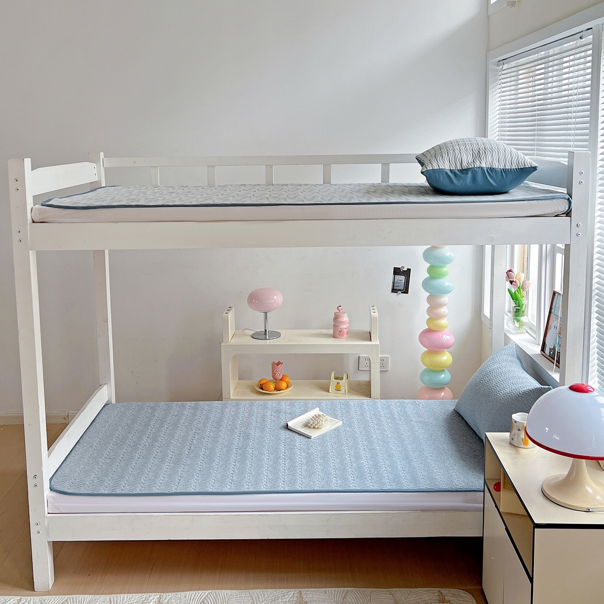 91家纺网 家纺一手货源 找家纺 乐野家居 2025热款学生床全棉色织水洗棉夹棉多功能床垫-床盖 流年布鲁蓝