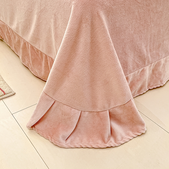 91家纺网 家纺一手货源 找家纺 金阳光家纺 2025新款A类花边款法式风立体雕花牛奶绒四件套-慕斯系列 慕斯-粉色