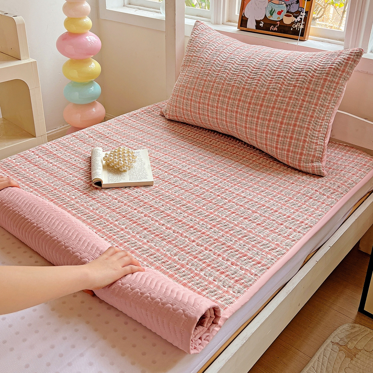 乐野家居 2025热款学生床全棉色织水洗棉夹棉多功能床垫-床盖 洋气红