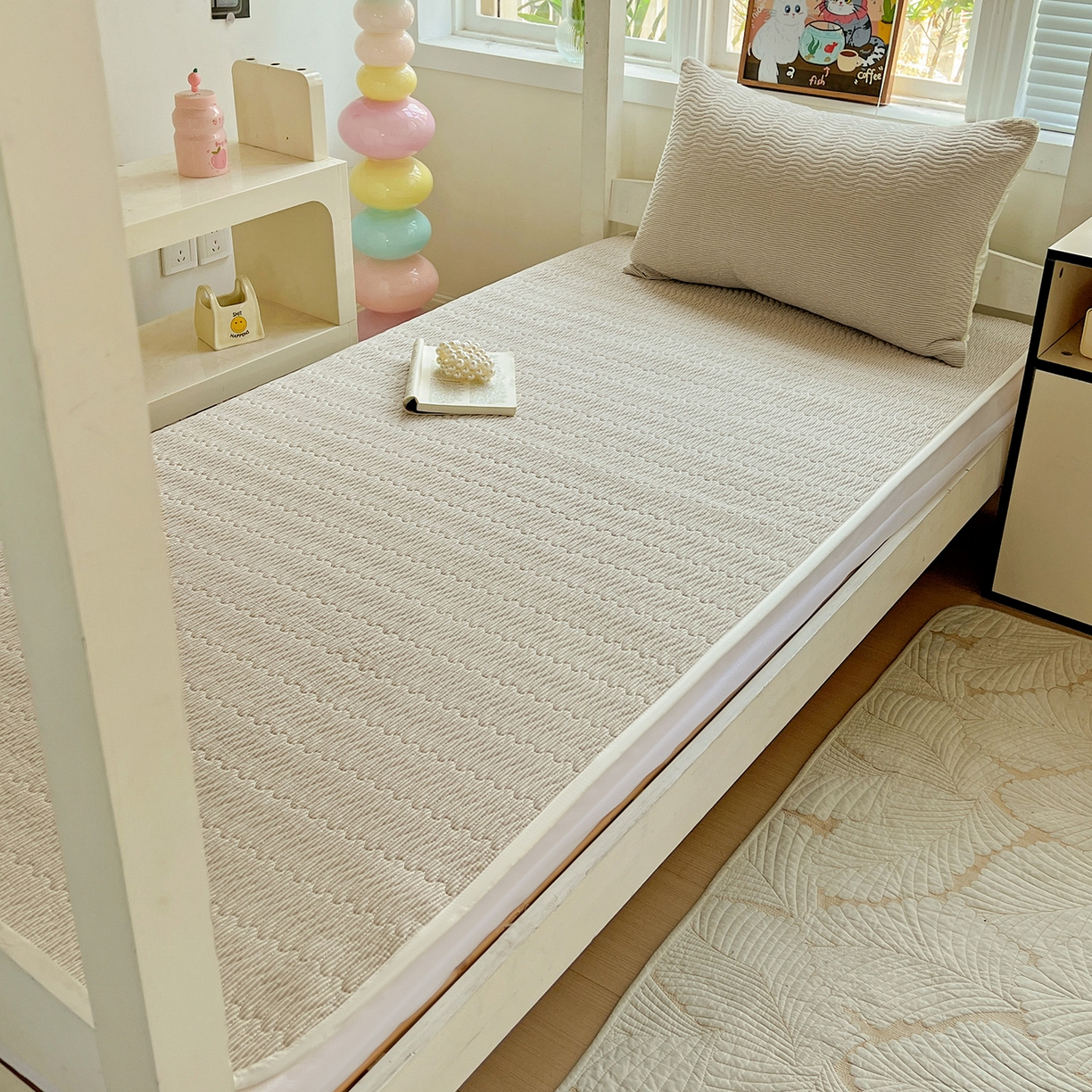 91家纺网 家纺一手货源 找家纺 乐野家居 2025热款学生床全棉色织水洗棉夹棉多功能床垫-床盖 流年米咖