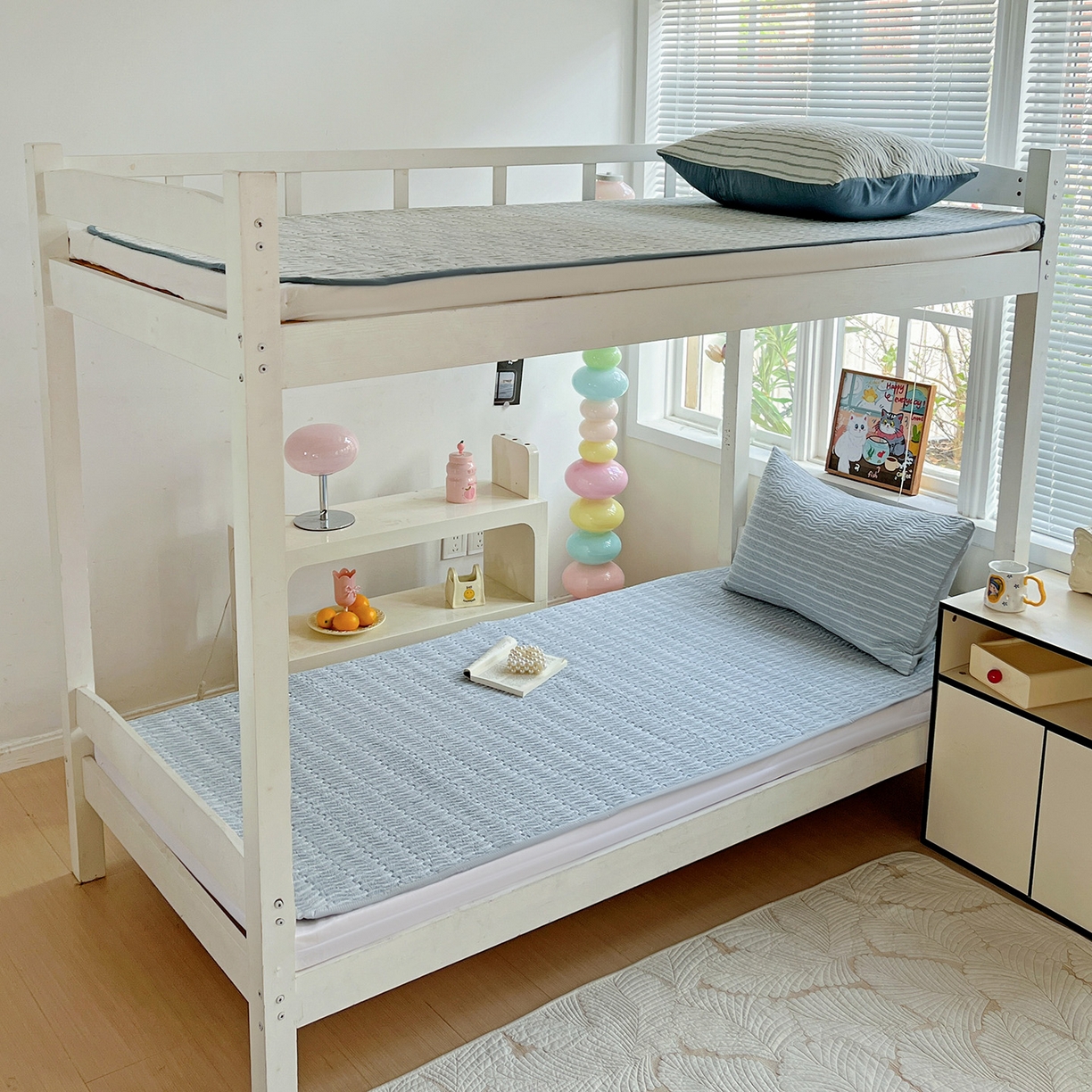 91家纺网 家纺一手货源 找家纺 乐野家居 2025热款学生床全棉色织水洗棉夹棉多功能床垫-床盖 可乐蓝