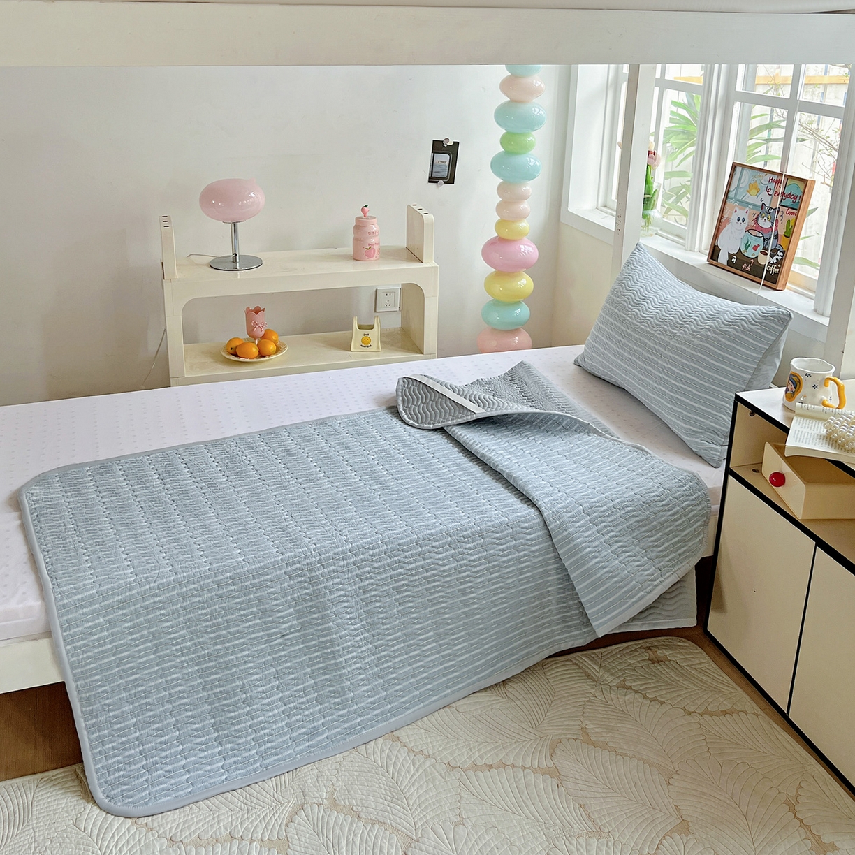 91家纺网 家纺一手货源 找家纺 乐野家居 2025热款学生床全棉色织水洗棉夹棉多功能床垫-床盖 可乐蓝