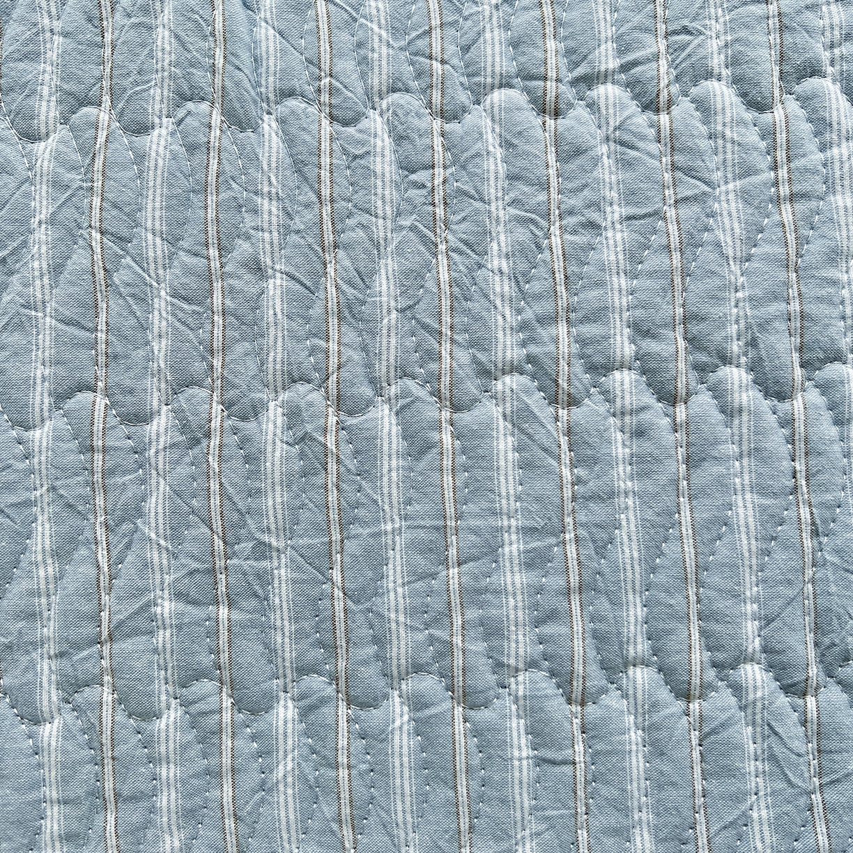 91家纺网 家纺一手货源 找家纺 乐野家居 2025热款学生床全棉色织水洗棉夹棉多功能床垫-床盖 可乐蓝