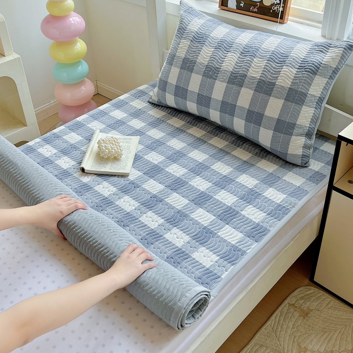 91家纺网 家纺一手货源 找家纺 （总）乐野家居 2025热款学生床全棉色织水洗棉夹棉多功能床垫-床盖