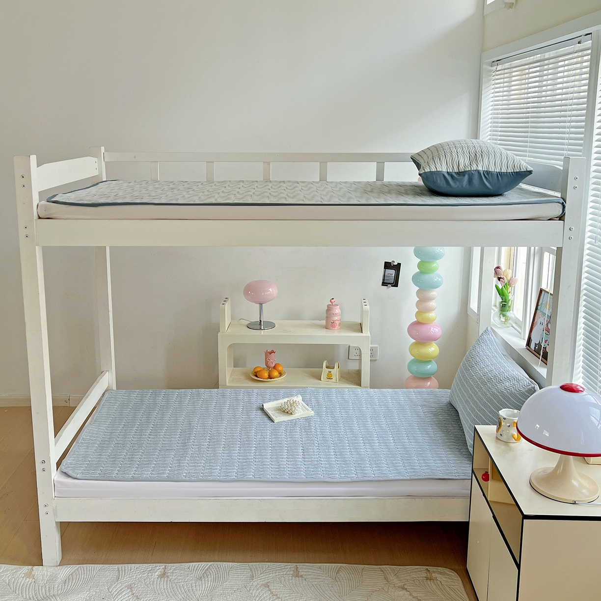 91家纺网 家纺一手货源 找家纺 乐野家居 2025热款学生床全棉色织水洗棉夹棉多功能床垫-床盖 可乐蓝