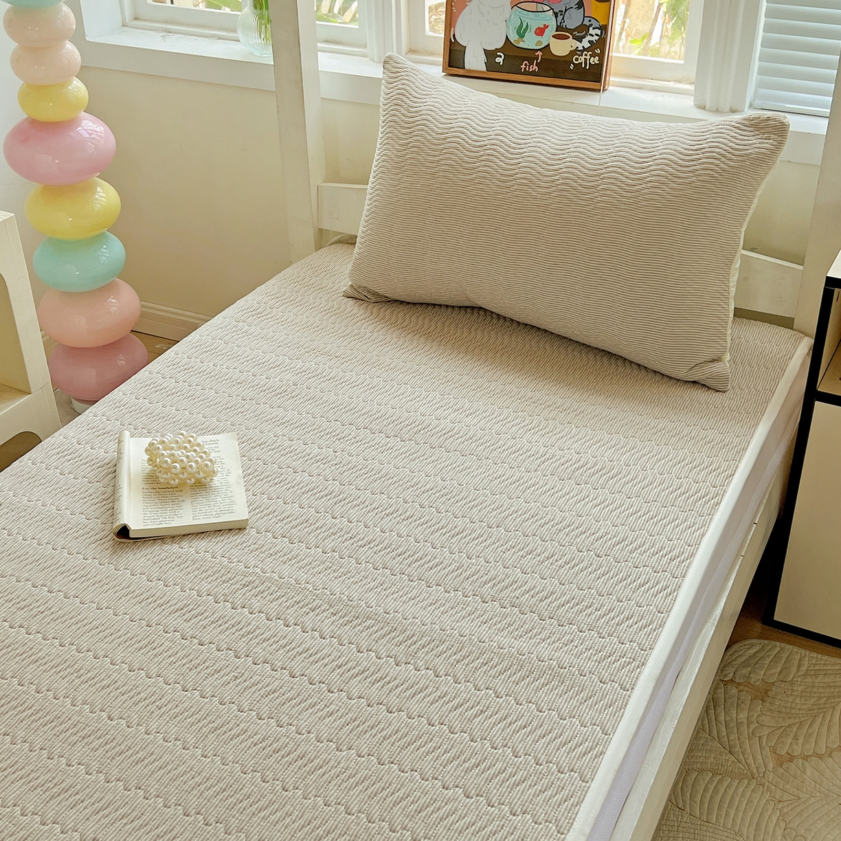 91家纺网 家纺一手货源 找家纺 乐野家居 2025热款学生床全棉色织水洗棉夹棉多功能床垫-床盖 流年米咖