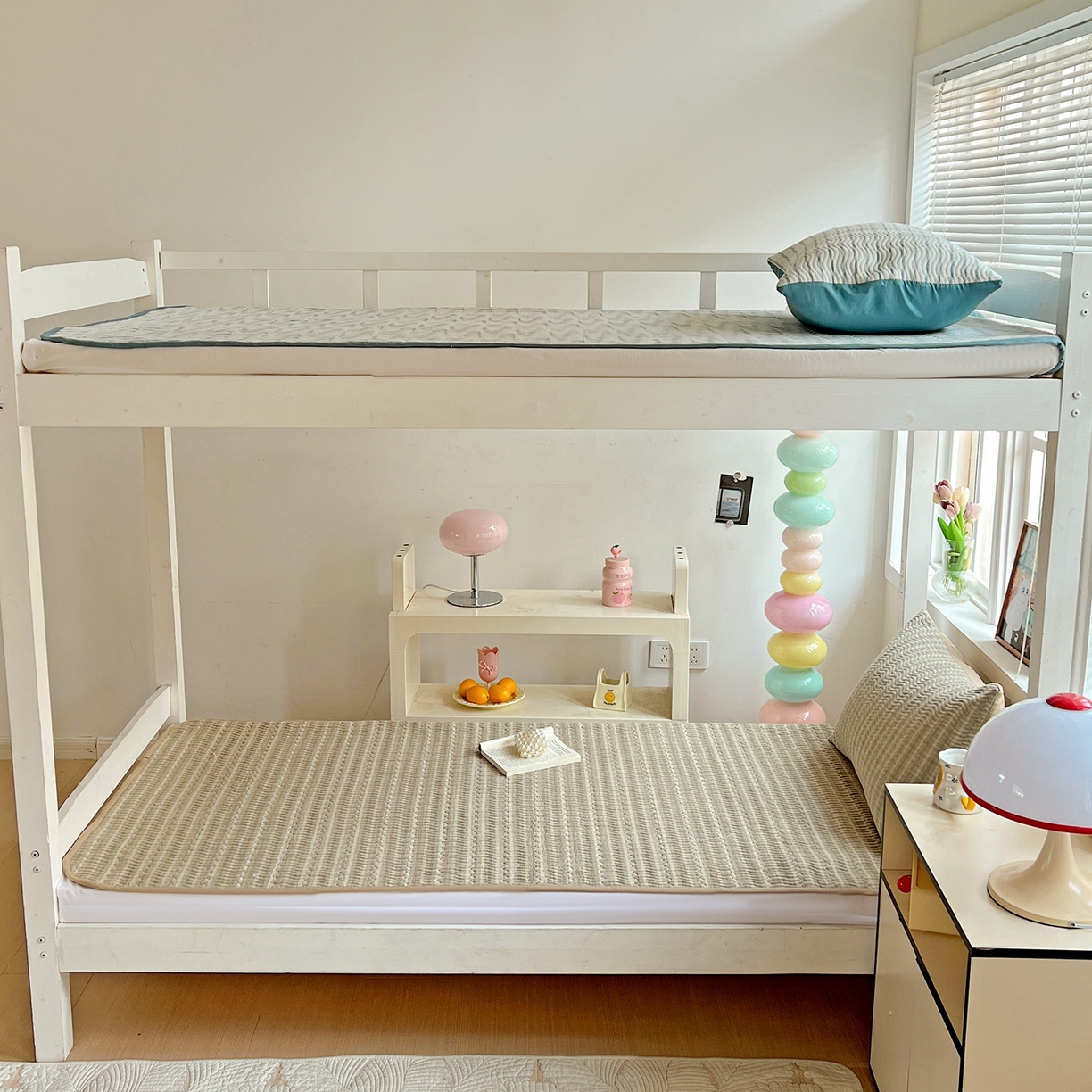 91家纺网 家纺一手货源 找家纺 乐野家居 2025热款学生床全棉色织水洗棉夹棉多功能床垫-床盖 日落绿