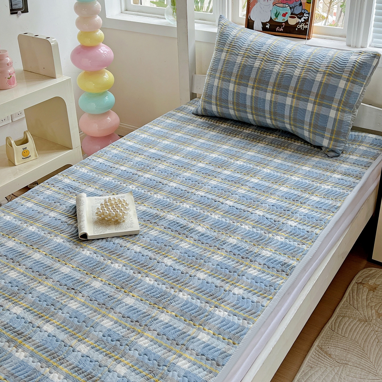 91家纺网 家纺一手货源 找家纺 乐野家居 2025热款学生床全棉色织水洗棉夹棉多功能床垫-床盖 简兮兰