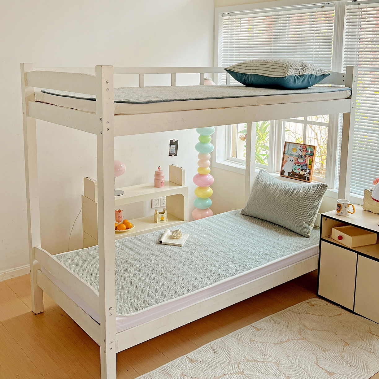 91家纺网 家纺一手货源 找家纺 乐野家居 2025热款学生床全棉色织水洗棉夹棉多功能床垫-床盖 密格绿