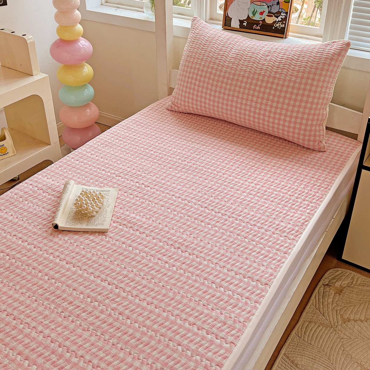 91家纺网 家纺一手货源 找家纺 乐野家居 2025热款学生床全棉色织水洗棉夹棉多功能床垫-床盖 粉小格