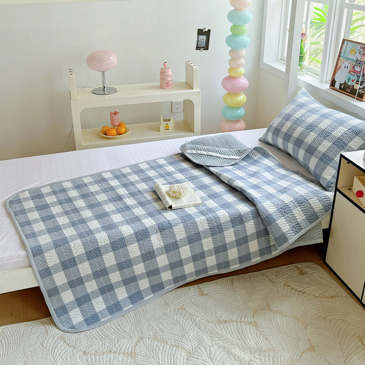 91家纺网 家纺一手货源 找家纺 乐野家居 2025热款学生床全棉色织水洗棉夹棉多功能床垫-床盖 半夏兰