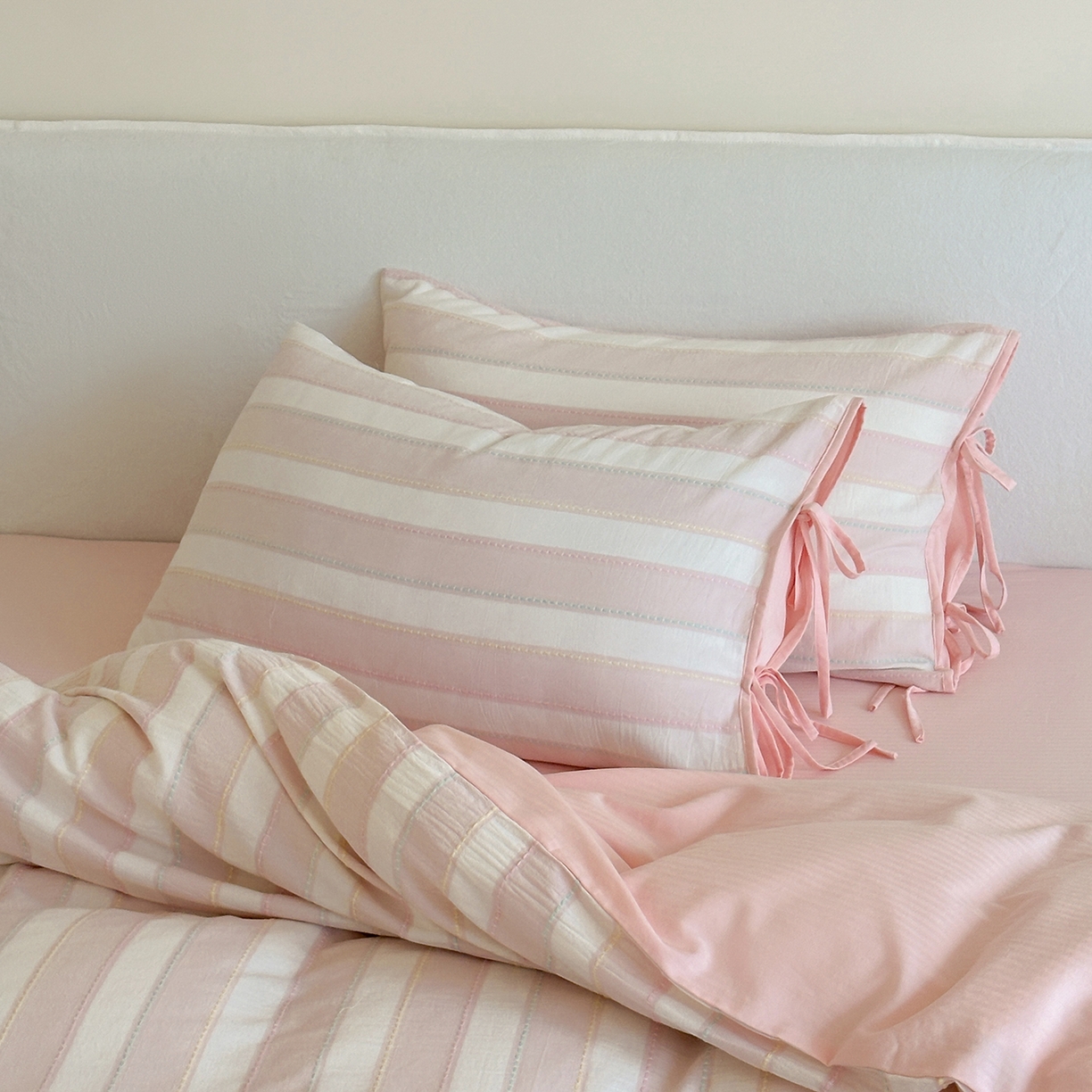 91家纺网 家纺一手货源 找家纺 （总）小春日和 2025新款纯棉水洗提花四件套全棉中性风三件套穿绳工艺被套民宿床单加大被套1.8纯色床笠-醒春系列