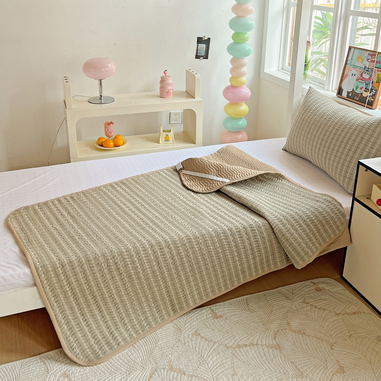 91家纺网 家纺一手货源 找家纺 乐野家居 2025热款学生床全棉色织水洗棉夹棉多功能床垫-床盖 日落绿