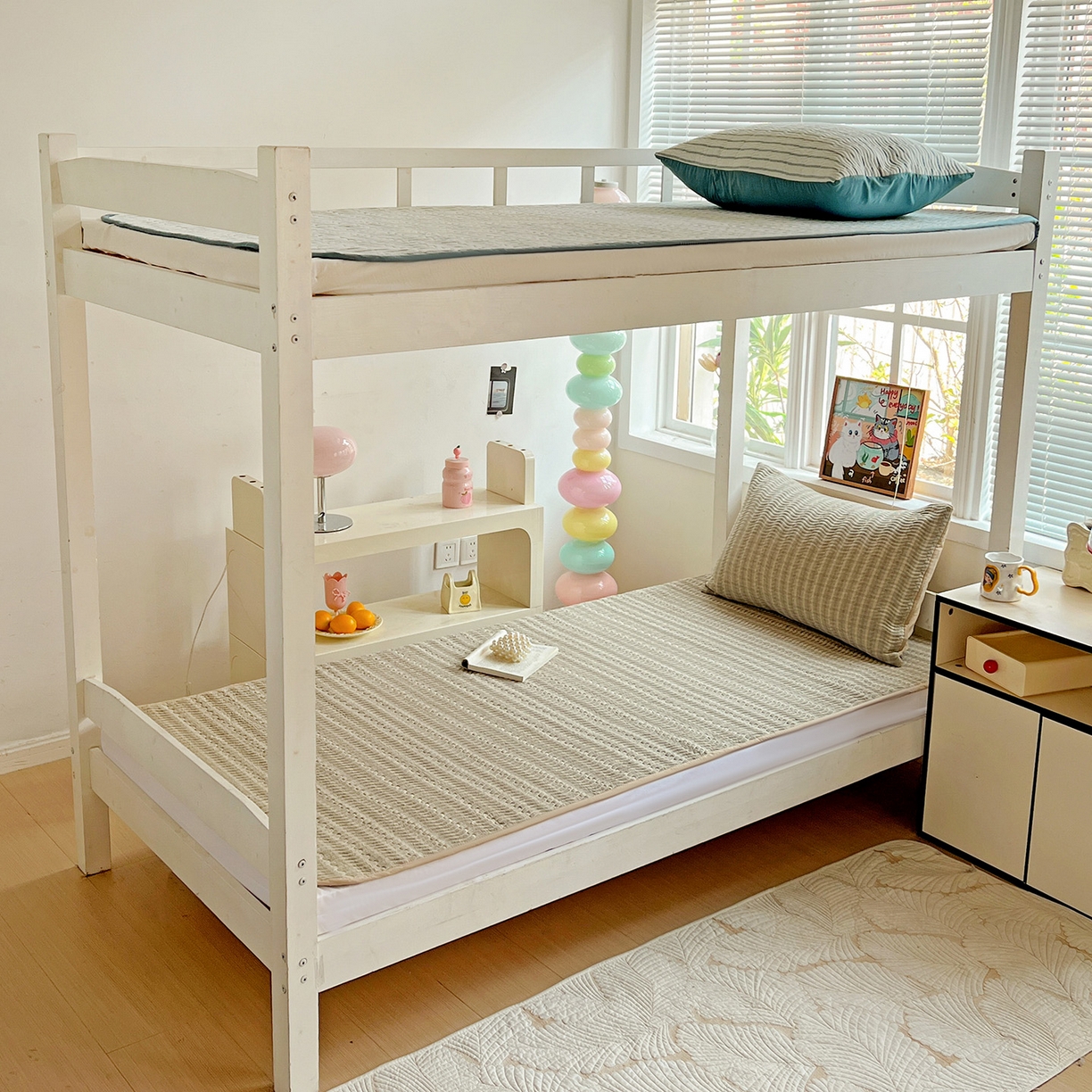 91家纺网 家纺一手货源 找家纺 乐野家居 2025热款学生床全棉色织水洗棉夹棉多功能床垫-床盖 日落绿