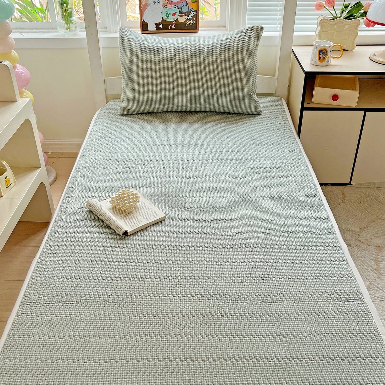 91家纺网 家纺一手货源 找家纺 乐野家居 2025热款学生床全棉色织水洗棉夹棉多功能床垫-床盖 密格绿