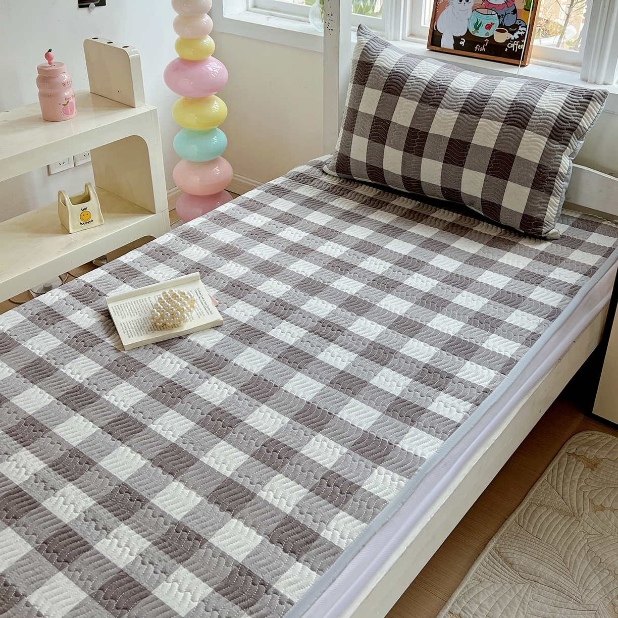 91家纺网 家纺一手货源 找家纺 乐野家居 2025热款学生床全棉色织水洗棉夹棉多功能床垫-床盖 灰中格