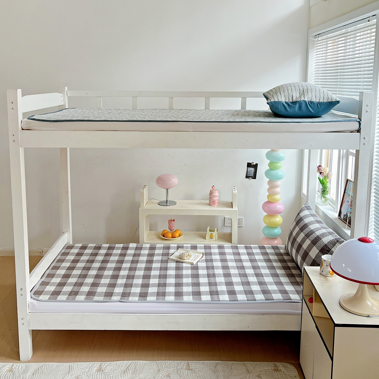 91家纺网 家纺一手货源 找家纺 乐野家居 2025热款学生床全棉色织水洗棉夹棉多功能床垫-床盖 灰中格