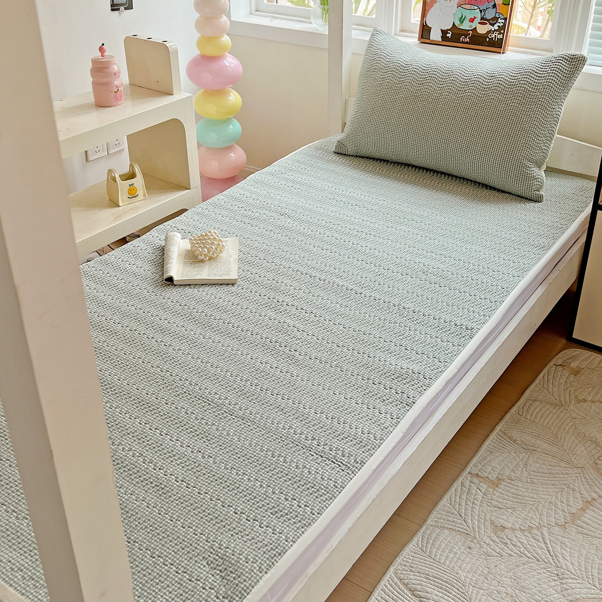 91家纺网 家纺一手货源 找家纺 乐野家居 2025热款学生床全棉色织水洗棉夹棉多功能床垫-床盖 密格绿