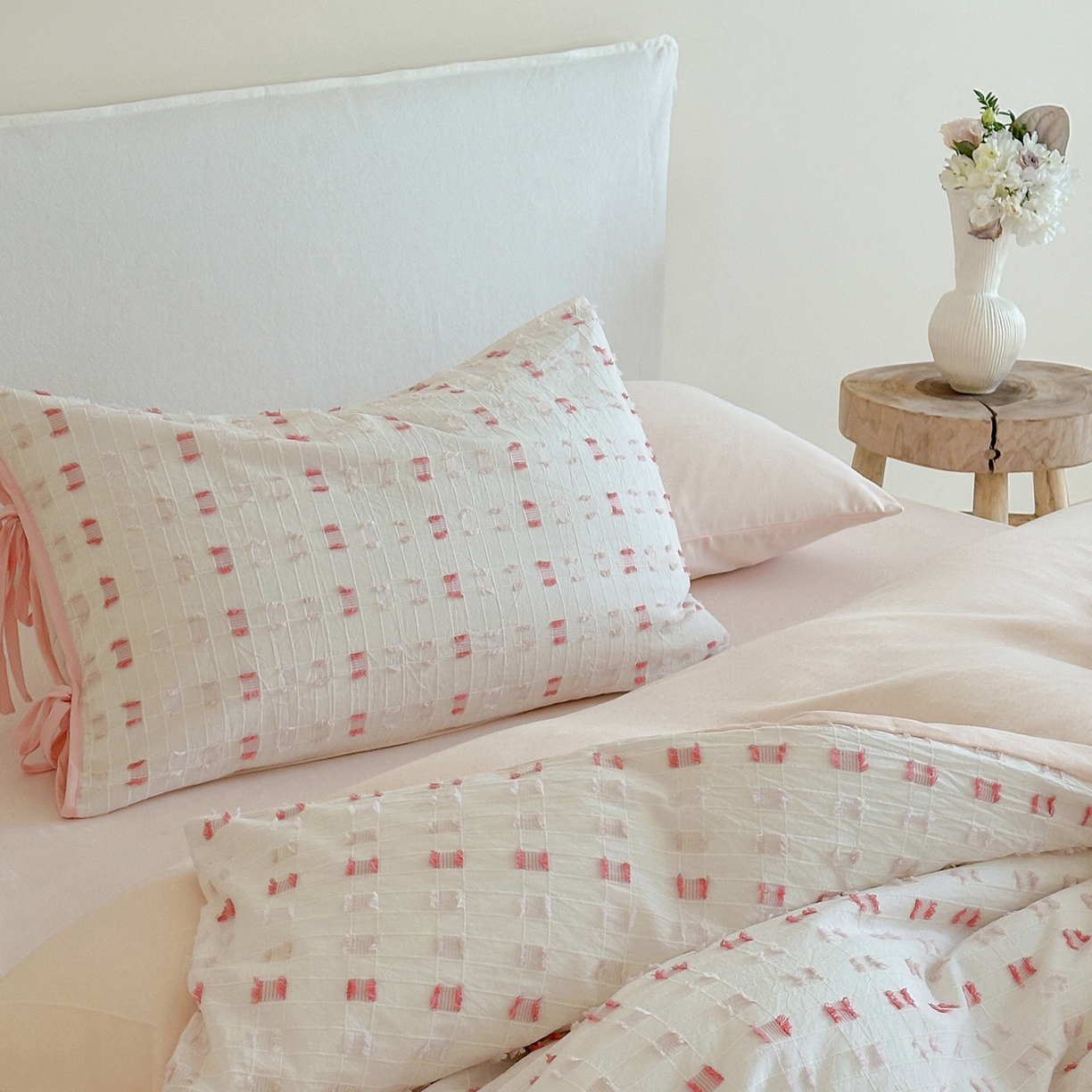 91家纺网 家纺一手货源 找家纺 （总）小春日和 2025新款纯棉水洗剪花四件套全棉绑带款民宿风三件套1.8床笠加大被套简约床上