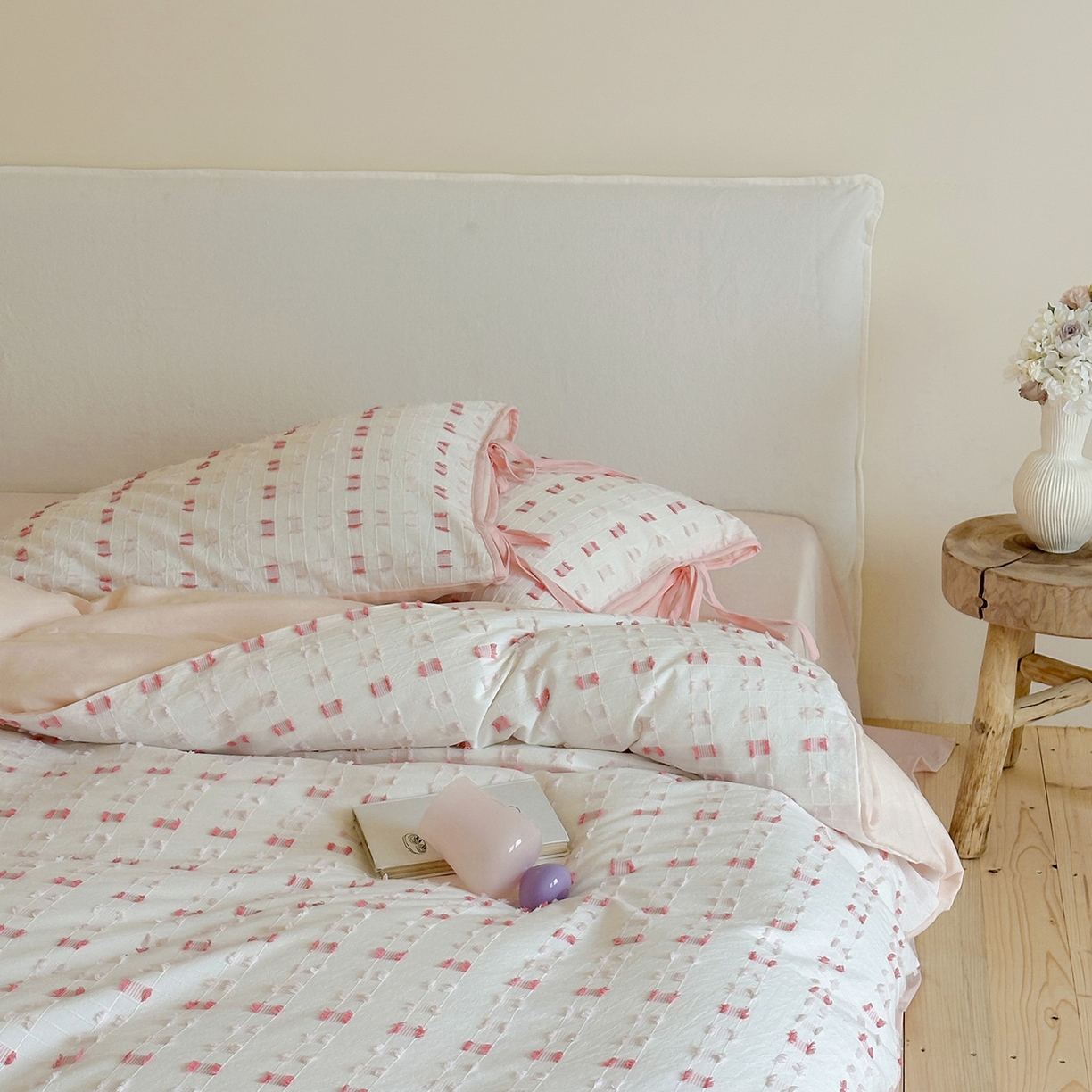 91家纺网 家纺一手货源 找家纺 （总）小春日和 2025新款纯棉水洗剪花四件套全棉绑带款民宿风三件套1.8床笠加大被套简约床上