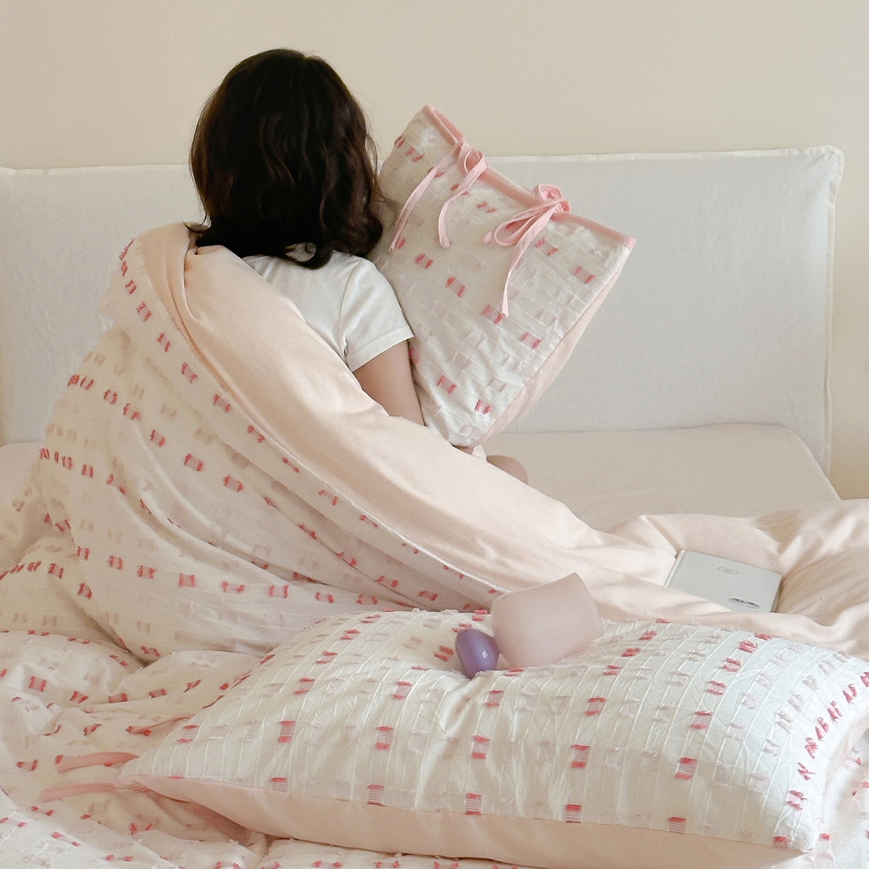 91家纺网 家纺一手货源 找家纺 （总）小春日和 2025新款纯棉水洗剪花四件套全棉绑带款民宿风三件套1.8床笠加大被套简约床上