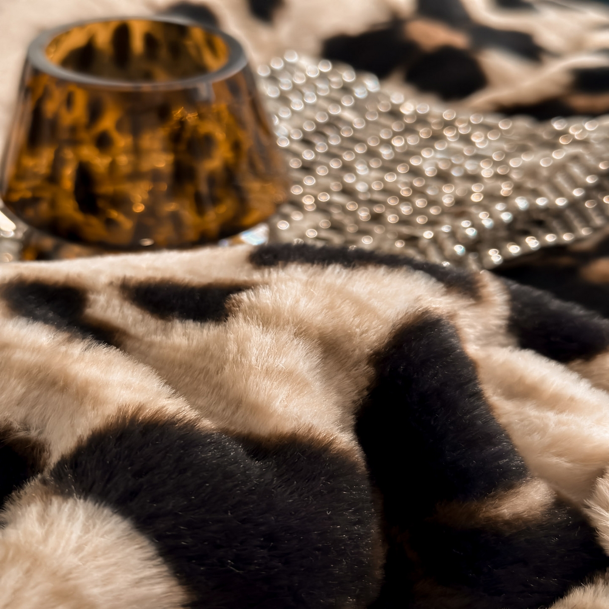 91家纺网 家纺一手货源 找家纺 （总）米彩家纺 2025新款A类高克重兔毛绒印花雕花四件套-美拉德-美拉德系列系列