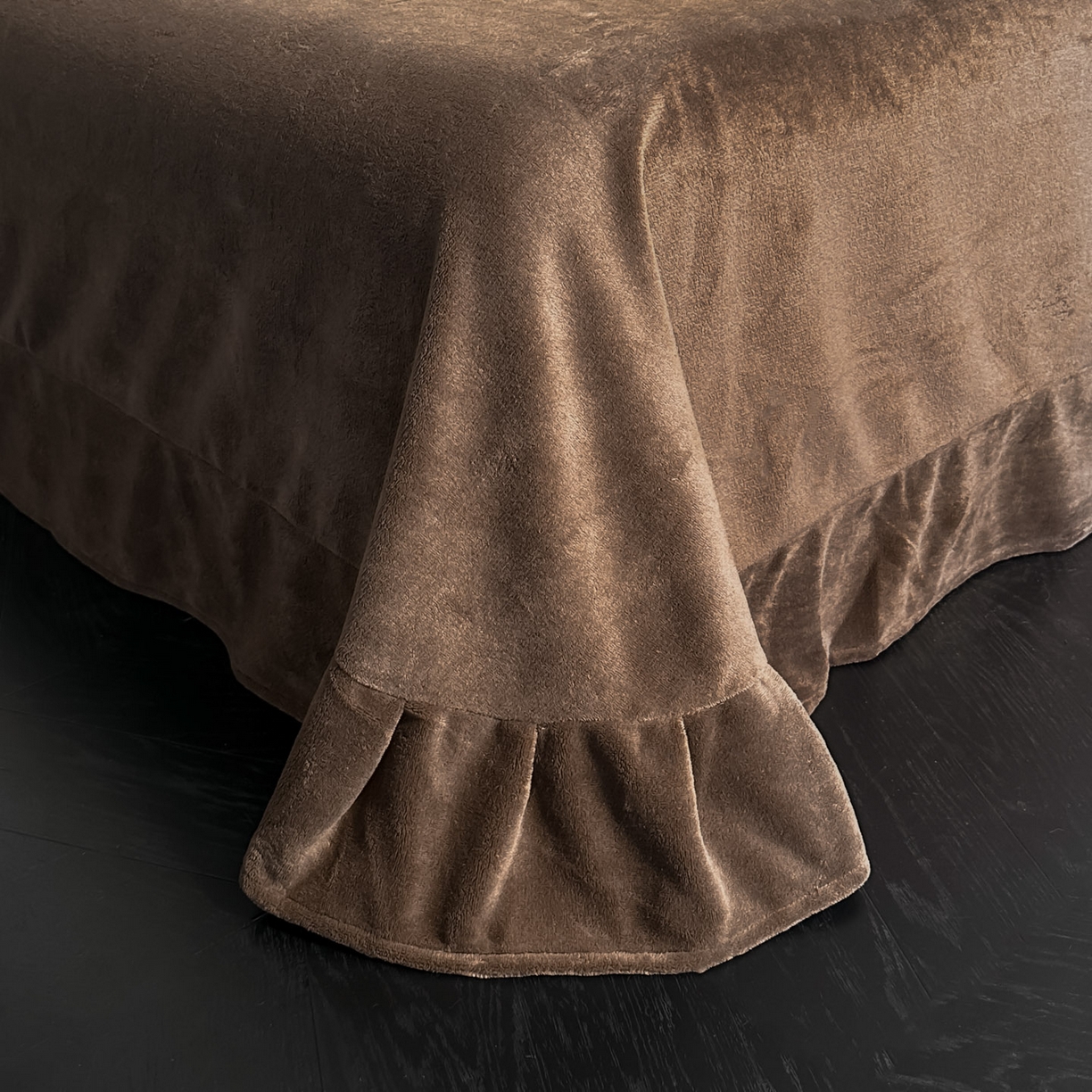 91家纺网 家纺一手货源 找家纺 （总）米彩家纺 2025新款A类高克重兔毛绒印花雕花四件套-美拉德-美拉德系列系列