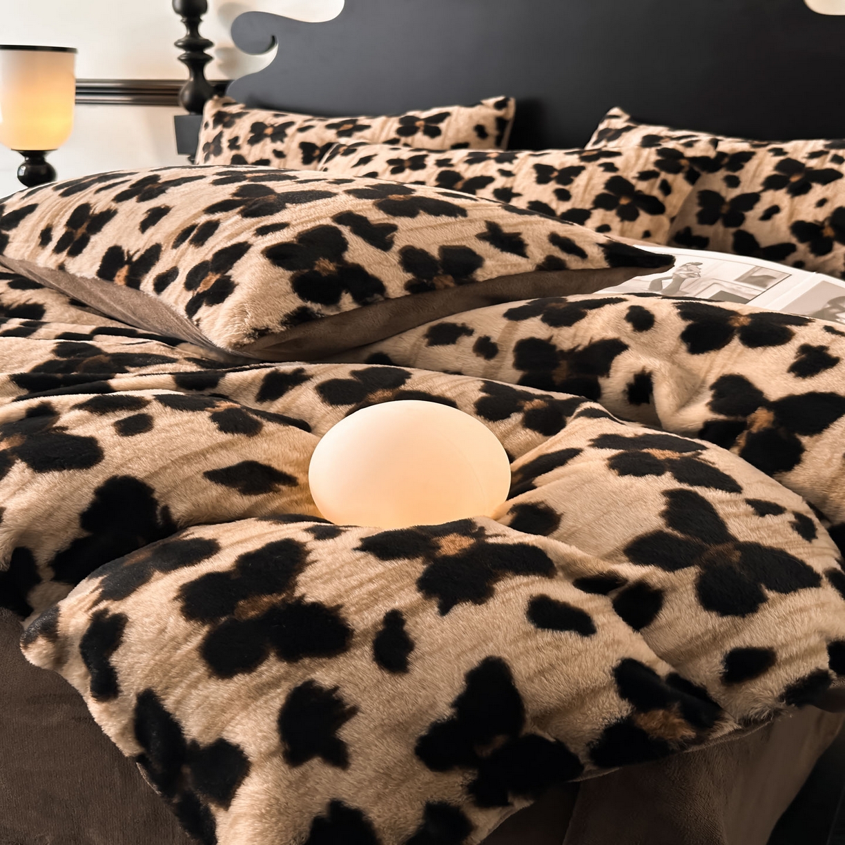 91家纺网 家纺一手货源 找家纺 （总）米彩家纺 2025新款A类高克重兔毛绒印花雕花四件套-美拉德-美拉德系列系列