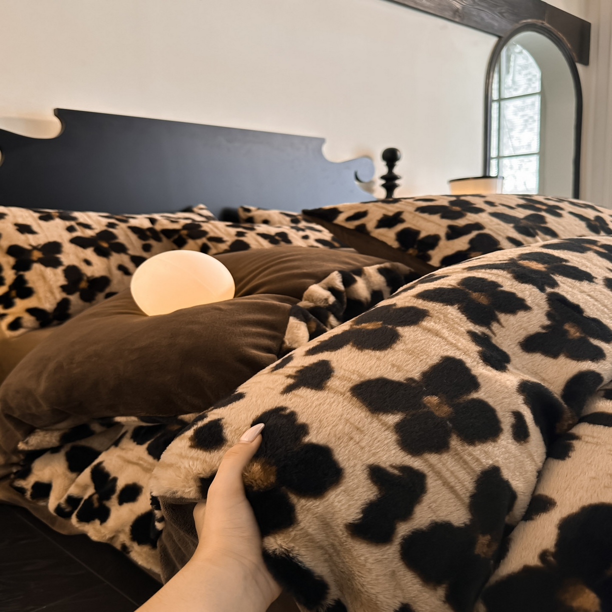 91家纺网 家纺一手货源 找家纺 （总）米彩家纺 2025新款A类高克重兔毛绒印花雕花四件套-美拉德-美拉德系列系列